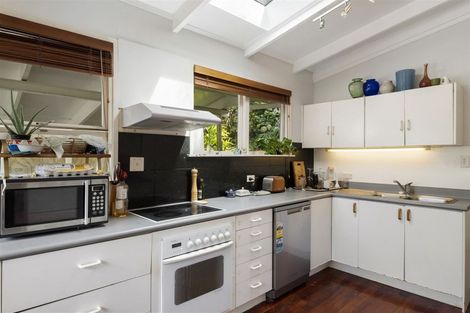 Photo of property in 62 Braemar Road, Castor Bay, Auckland, 0620