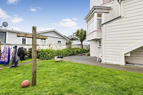 Photo of property in 4/110 Clyde Street, Island Bay, Wellington, 6023
