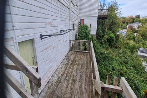 Photo of property in 18 Garden Road, Northland, Wellington, 6012