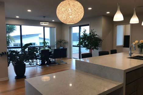 Photo of property in 27 Headland Drive, Long Bay, Auckland, 0630