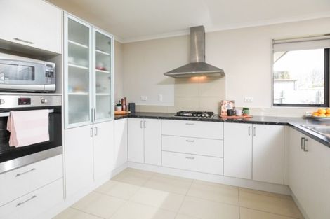 Photo of property in 10 Ruske Place, Grandview Heights, Hamilton, 3200