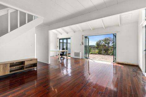 Photo of property in 81 College Road, Northcote, Auckland, 0627