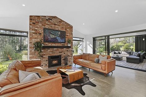 Photo of property in 68 Parrs Road, Hurworth, New Plymouth, 4371