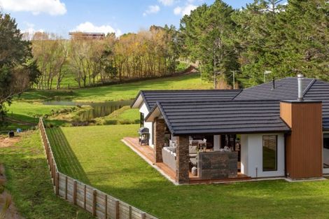 Photo of property in 59 Parrs Road, Hurworth, New Plymouth, 4371