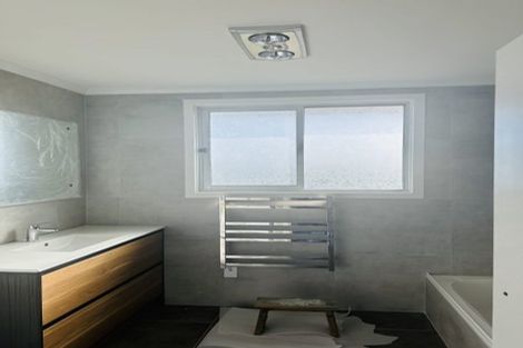 Photo of property in 120 Birkdale Road, Birkdale, Auckland, 0626