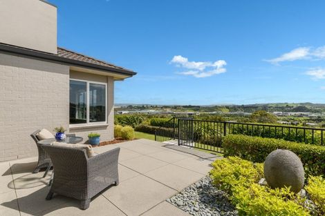 Photo of property in 11 Broadwater Close, Pyes Pa, Tauranga, 3112