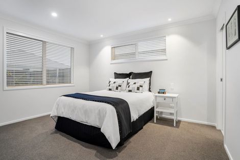 Photo of property in 32 Awatira Drive, Papamoa Beach, Papamoa, 3118