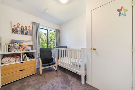 Photo of property in 21 Jasmine Grove, Maungaraki, Lower Hutt, 5010