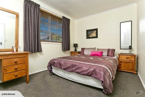Photo of property in 2/4 Frater Avenue, Milford, Auckland, 0620