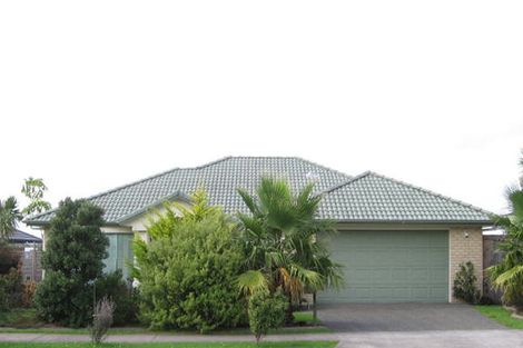 Photo of property in 17 Summerland Drive, Henderson, Auckland, 0612