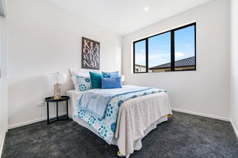 Photo of property in 32 Josh Road, Huapai, Kumeu, 0810