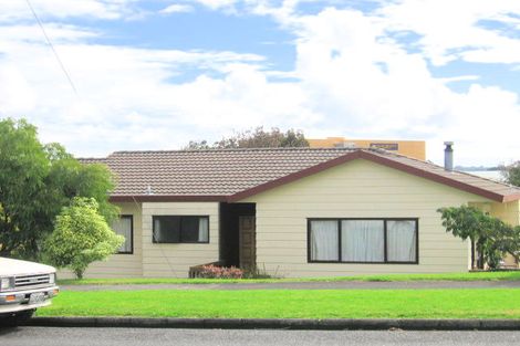 Photo of property in 3/15 Newington Road, Henderson, Auckland, 0612