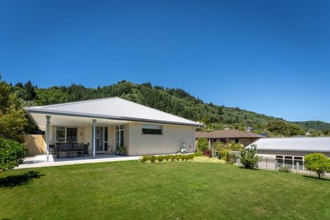 Photo of property in 118 Milton Terrace, Picton, 7220