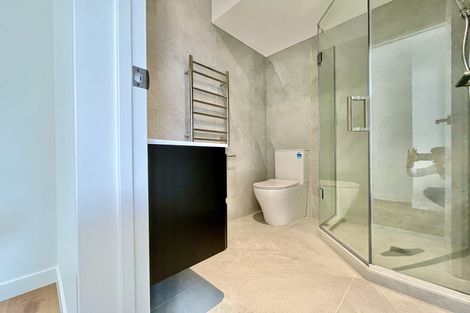 Photo of property in 7b Hanson Place, West Harbour, Auckland, 0618