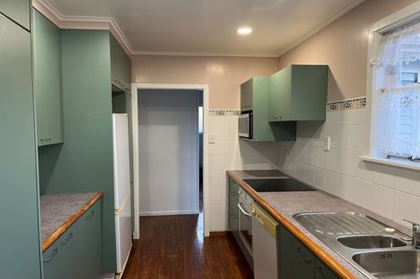 Photo of property in 99 Gloria Avenue, Te Atatu Peninsula, Auckland, 0610
