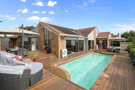 Photo of property in 64 Oliver Road, Eastern Beach, Auckland, 2012