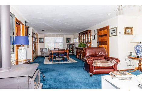 Photo of property in 12 Parsonage Road, Waimate, 7924