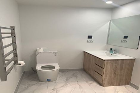 Photo of property in 67a Divich Avenue, Te Atatu South, Auckland, 0610