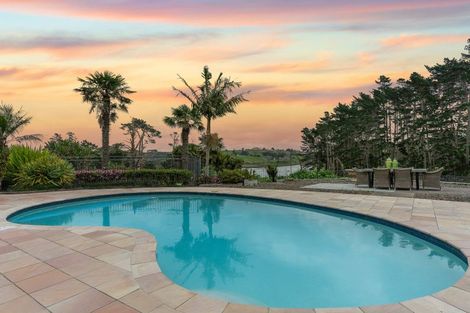 Photo of property in 84 Potts Road, Whitford, Howick, 2571