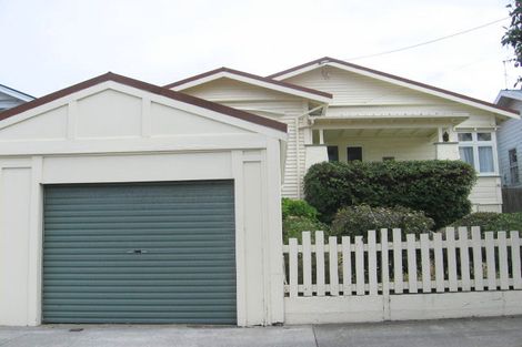 Photo of property in 41 Palm Avenue, Lyall Bay, Wellington, 6022
