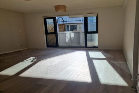 Photo of property in Pirie Street Townhouses, 2/35 Pirie Street, Mount Victoria, Wellington, 6011