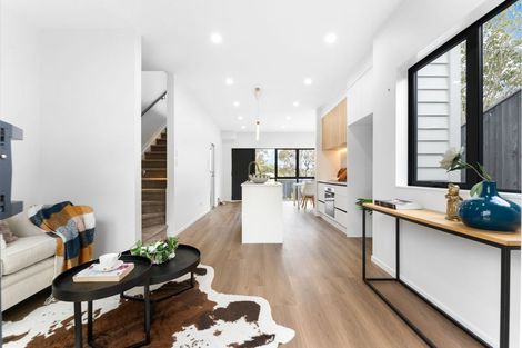 Photo of property in 16 Saint Catherine Crescent, West Harbour, Auckland, 0618