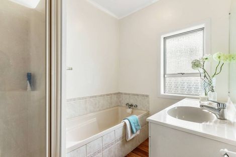 Photo of property in 46 Sale Street, Cockle Bay, Auckland, 2014