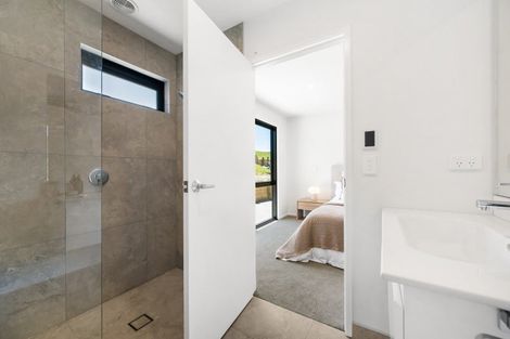 Photo of property in 3 Simpson Crescent, Wanaka, 9305