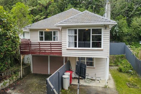 Photo of property in 24a Lyndhurst Road, Tawa, Wellington, 5028