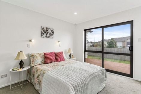 Photo of property in 33 Koroheke Road, Takanini, 2110