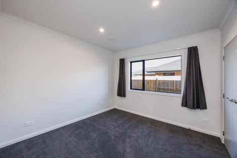 Photo of property in 48 Sardinia Grove, Fitzherbert, Palmerston North, 4410