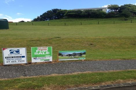 Photo of property in 10 Ross Place, Whiritoa, Whangamata, 3691