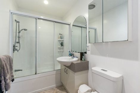 Photo of property in 93a Kelburn Parade, Kelburn, Wellington, 6012