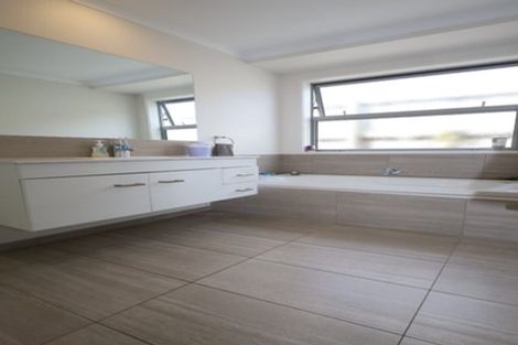 Photo of property in 35 Rochfort Crescent, Pyes Pa, Tauranga, 3112