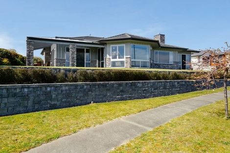Photo of property in 30 Pukenamu Road, Rainbow Point, Taupo, 3330