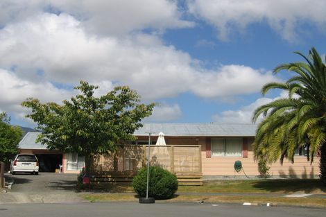 Photo of property in 10 Kansas Grove, Totara Park, Upper Hutt, 5018