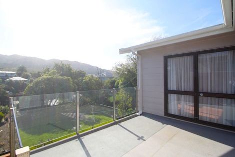 Photo of property in 31 Coates Street, Tawa, Wellington, 5028