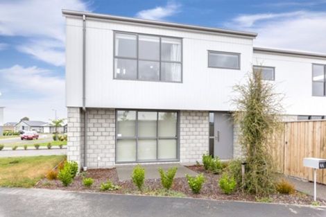 Photo of property in 33 William Dawson Crescent, Wigram, Christchurch, 8025