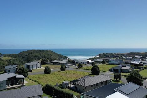 Photo of property in 2 Pipi Place, Baylys Beach, 0377