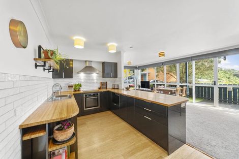 Photo of property in 75a Houghton Bay Road, Houghton Bay, Wellington, 6023