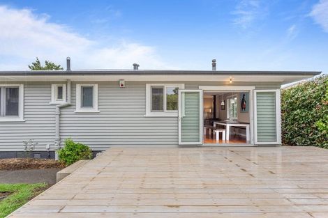 Photo of property in 14 Millbrook Road, Henderson, Auckland, 0612