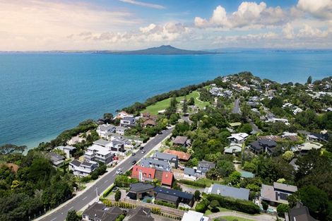 Photo of property in 2/91 Aberdeen Road, Castor Bay, Auckland, 0620