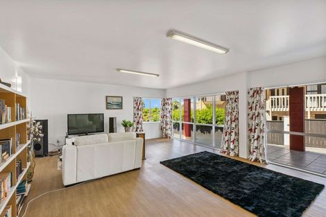 Photo of property in 8 Aztec Place, Conifer Grove, Takanini, 2112