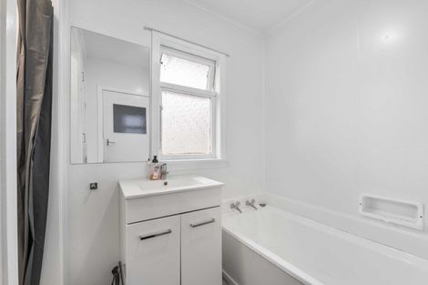 Photo of property in 8 Fyson Place, Hawera, 4610