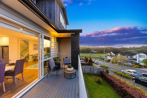 Photo of property in 32 Cavalli Road, Long Bay, Auckland, 0630