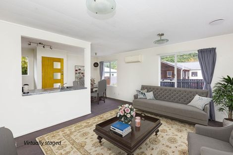Photo of property in 11b Gemstone Drive, Birchville, Upper Hutt, 5018