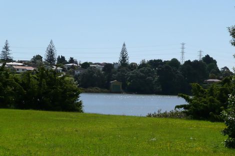 Photo of property in 2/48 Queen Mary Avenue, New Lynn, Auckland, 0600