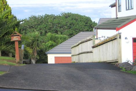 Photo of property in 51a Ribbonwood Crescent, Goodwood Heights, Auckland, 2105
