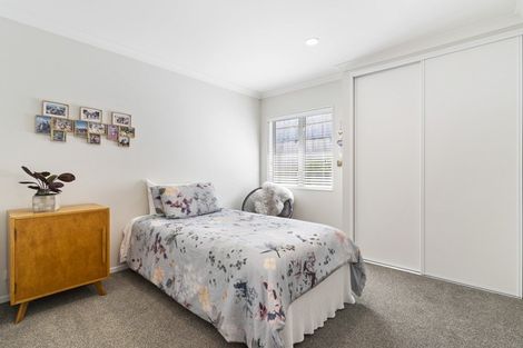 Photo of property in 124a Prince Regent Drive, Half Moon Bay, Auckland, 2012