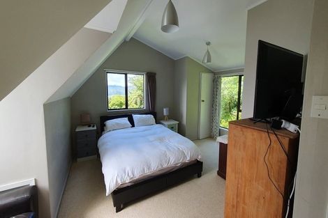 Photo of property in 34 Pekanga Road, Normandale, Lower Hutt, 5010